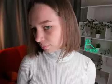 lynnaskins from Chaturbate