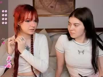 lynnaskins from Chaturbate