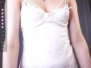 lynngroves from Chaturbate