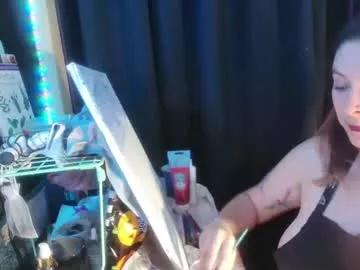 makaylamills124u from Chaturbate