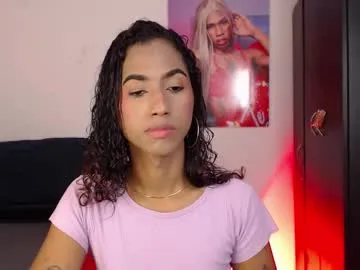 Freechat massielhot on Chaturbate