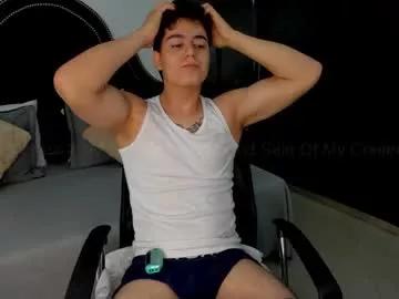 Maxxicruz from Chaturbate