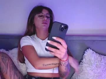 Mayadelevinnge from Chaturbate