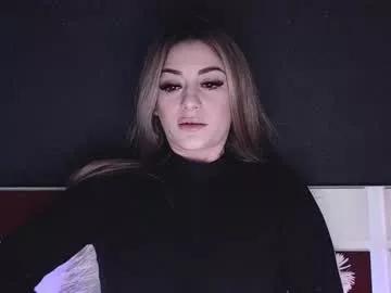 Mayadelevinnge from Chaturbate