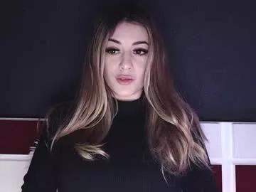 Mayadelevinnge from Chaturbate