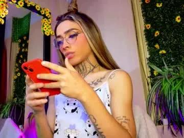 Mikaelarangel from Chaturbate