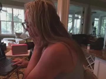 missbehavinxoxo from Chaturbate