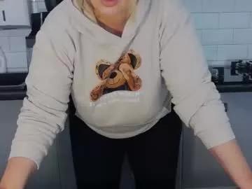 mojjo_erika from Chaturbate