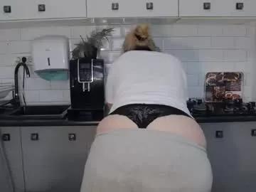 mojjo_erika from Chaturbate
