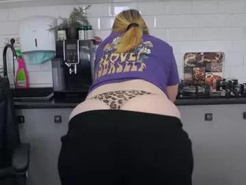 mojjo_erika from Chaturbate