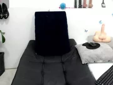 mom_17 from Chaturbate