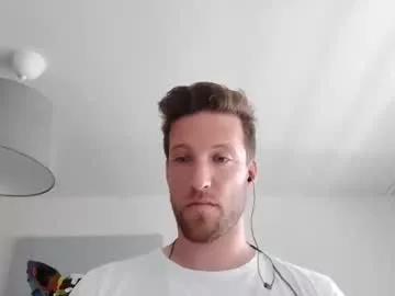 moms_little_monster from Chaturbate