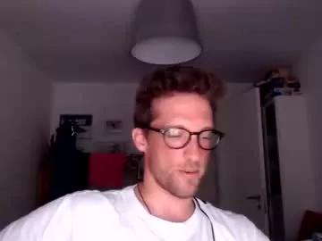 moms_little_monster from Chaturbate