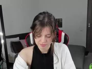 nellysunrise_1 from Chaturbate