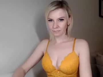 paradisealina from Chaturbate
