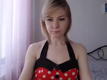 paradisealina from Chaturbate