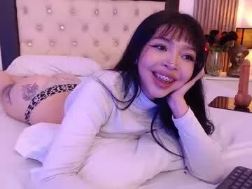 pettit_courtny from Chaturbate