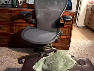 pnwplayboy from Chaturbate