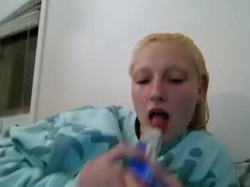 Prettyunicorn555 from Chaturbate
