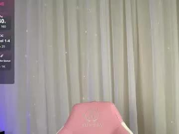 Pureellie from Chaturbate