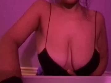 Queentittiez from Chaturbate