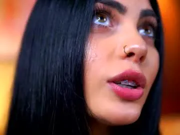 Freechat ravennadarcy on Chaturbate