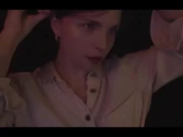 running_with_the_wolves from Chaturbate