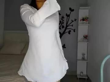 sara_tris from Chaturbate