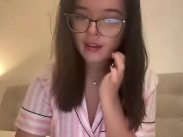 sarah_heart_aus from Chaturbate