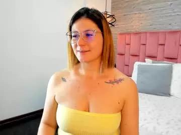 sarahdeyvis from Chaturbate