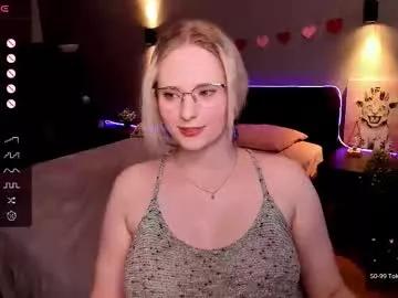 sheslinki from Chaturbate