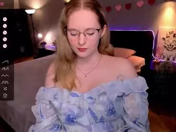 sheslinki from Chaturbate