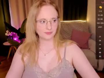 sheslinki from Chaturbate