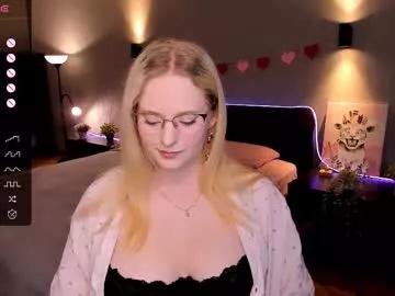 sheslinki from Chaturbate