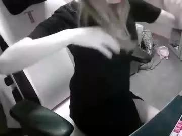 Sissymaidsummer from Chaturbate