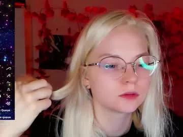 Smallimpmeili from Chaturbate