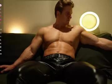 steevemuscle from Chaturbate