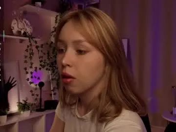 Freechat susanneguitian on Chaturbate