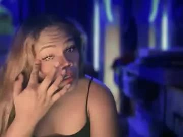 sweethot_bella from Chaturbate