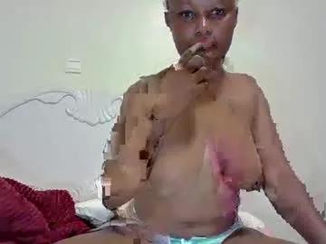 sweetlanniequeen from Chaturbate
