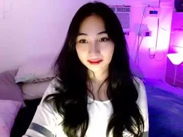 sweetlilly_18 from Chaturbate