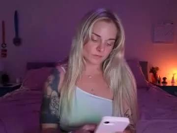 sweetlittleannie from Chaturbate