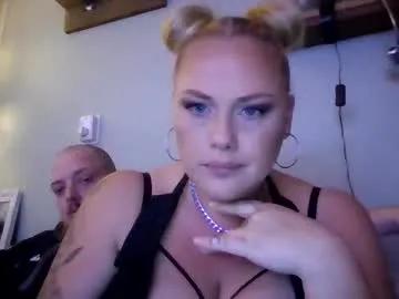 Sweetsinz_ from Chaturbate
