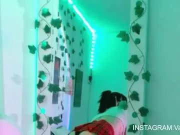 sweett_minionn from Chaturbate
