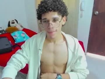 tom_blue10 from Chaturbate is Freechat