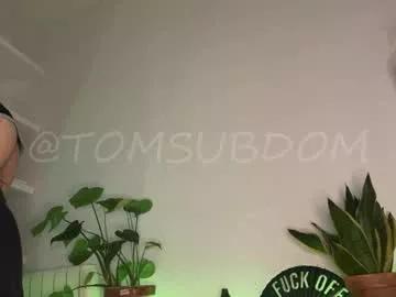 Tomsubdom from Chaturbate