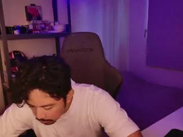 tweezerdick from Chaturbate