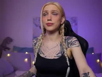 twiinkie_pie from Chaturbate