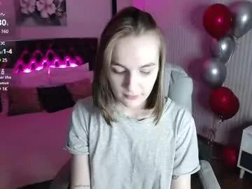 vikky_moon from Chaturbate