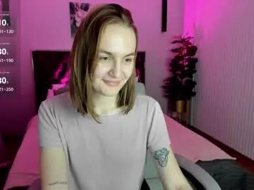 vikky_moon from Chaturbate